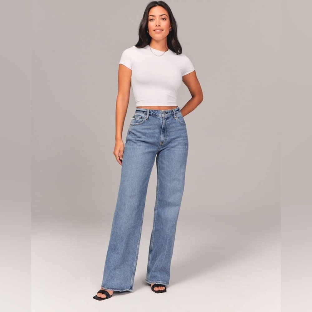 Abercrombie & Fitch Curve Love High Rise 90s Relaxed Jeans Size 29L Medium Blue